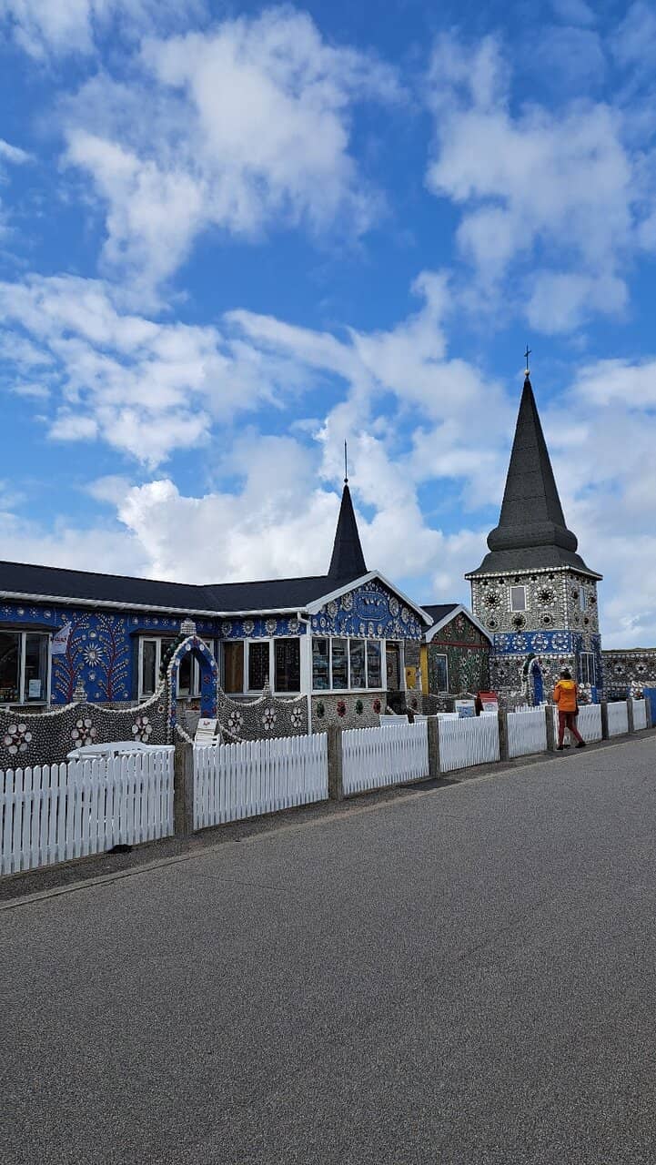 Cozy Cafe & Boutique