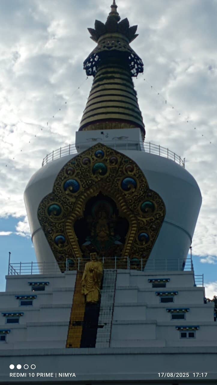 Guru Rinpoche Statue