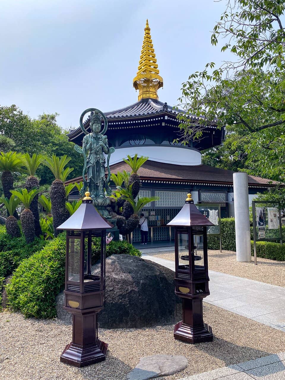 Okotsubutsu Statues