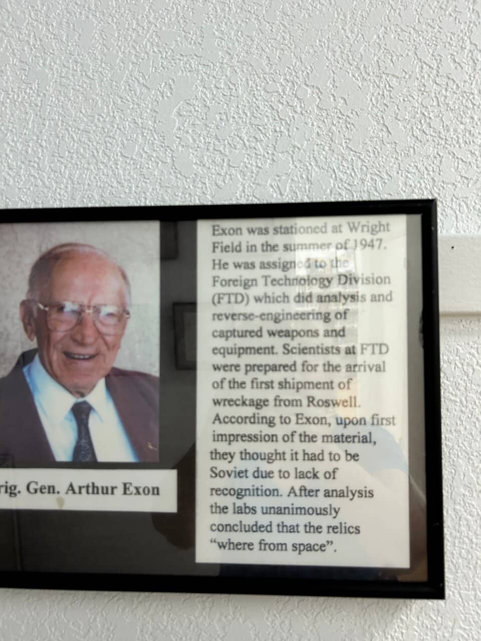 UFO-Themed Town Exploration