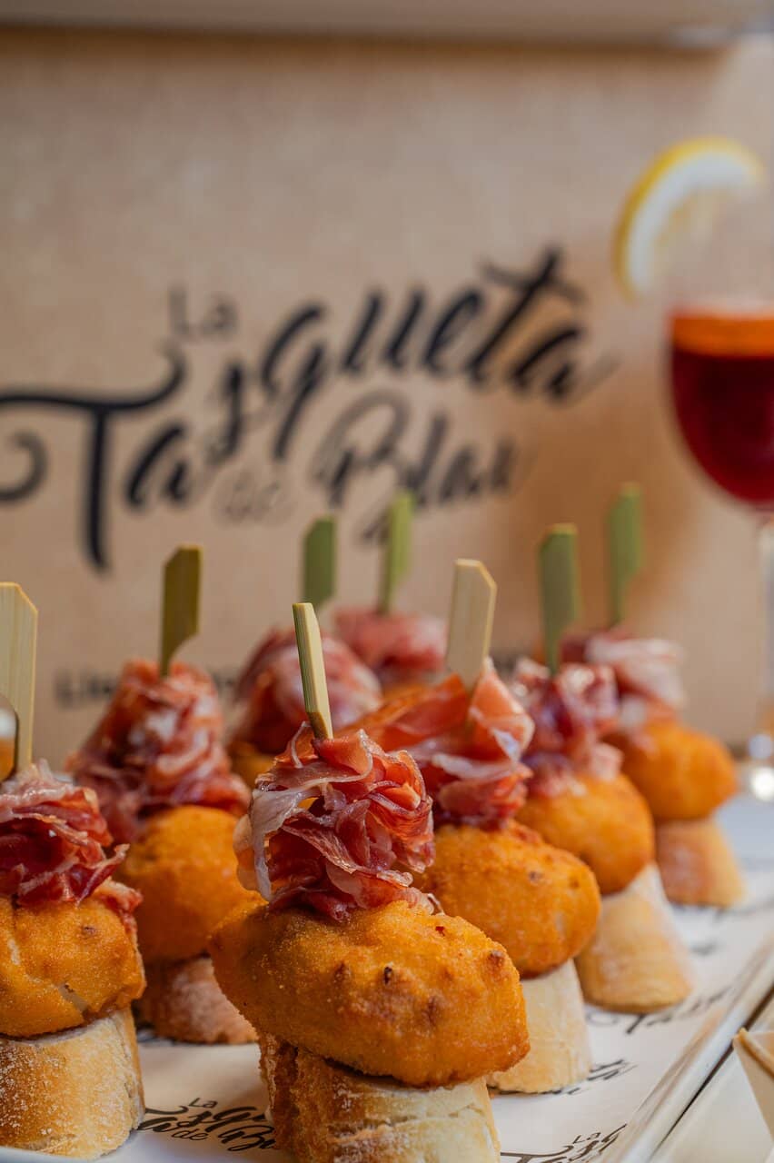 Vibrant Carrer de Blai