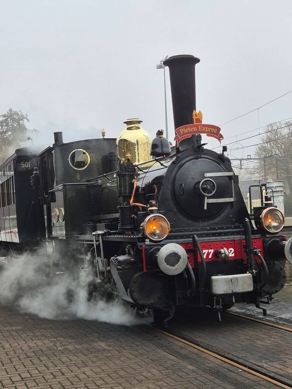 Nostalgic Station Experience