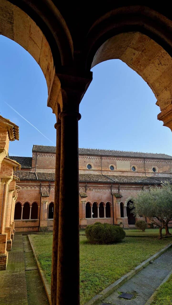 Romanesque-Gothic Architecture