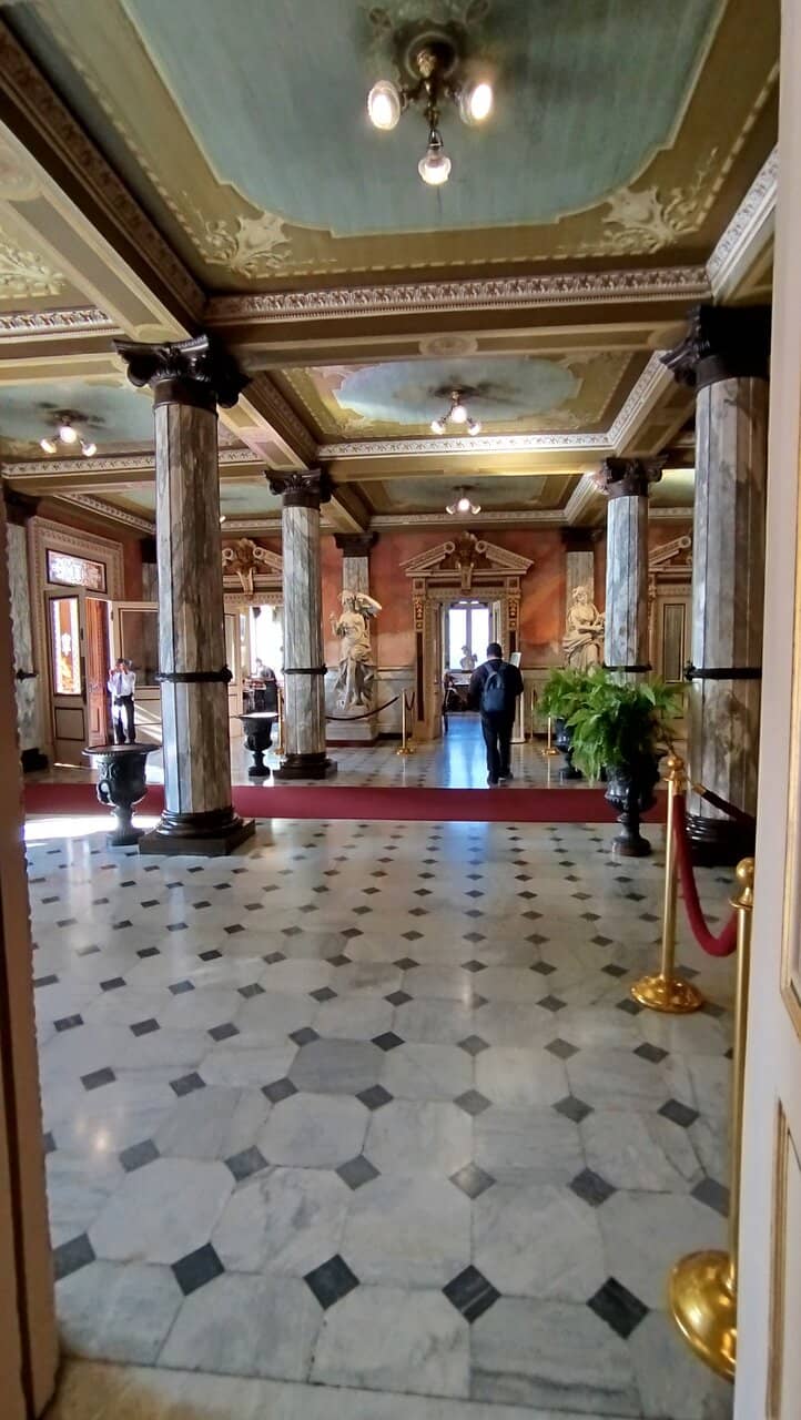 Grand Interior Architecture