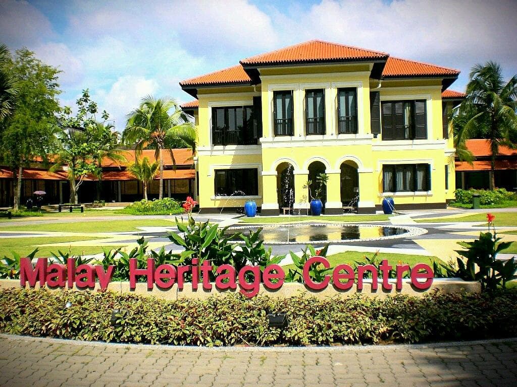 The former palace which now houses the museum..