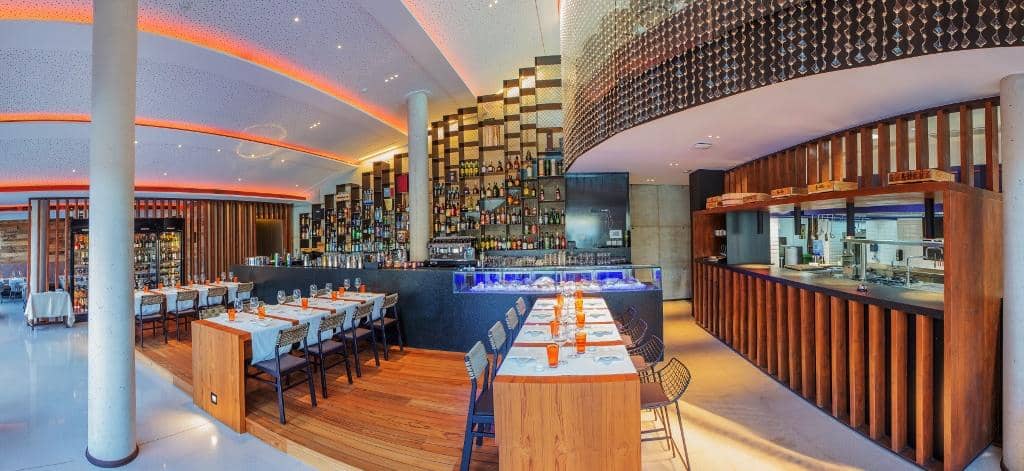 Stunning Waterfront Ambiance