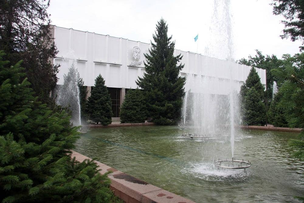 Captivating Drama Performances