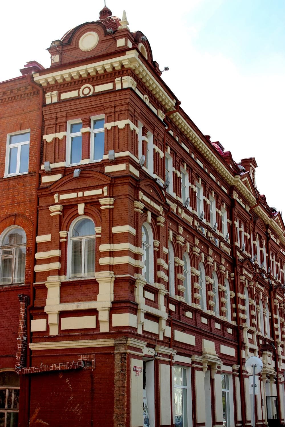 Вид на музей со стороны пр.Ленина