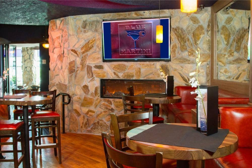 Outdoor Seating & Ambiance