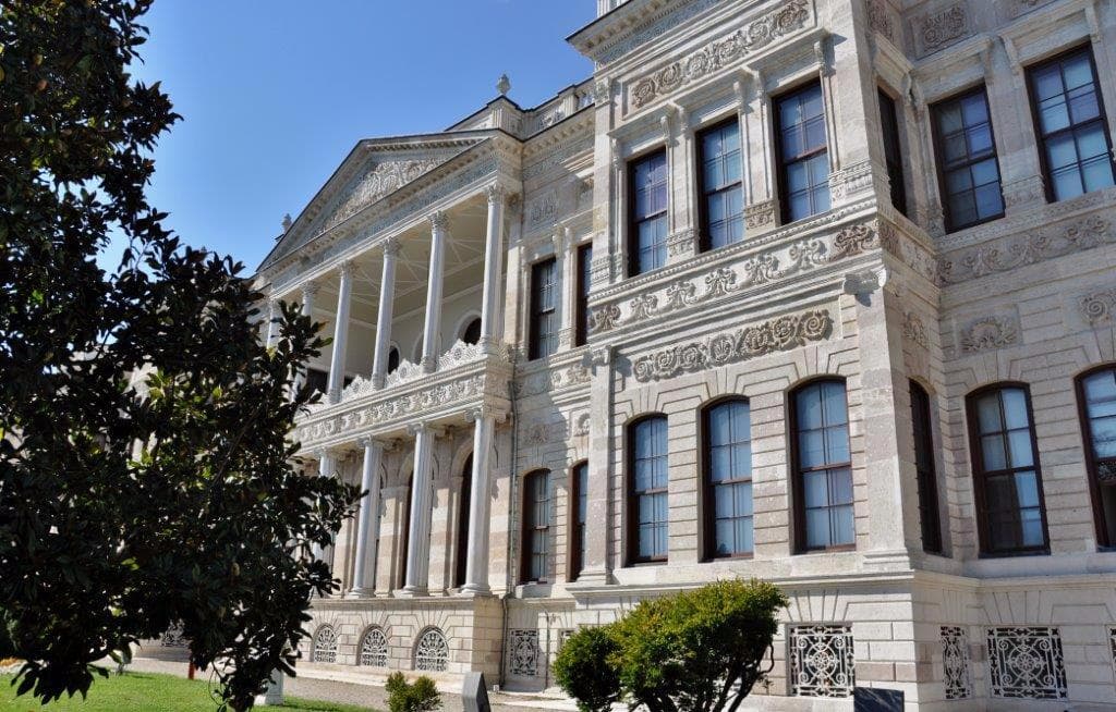 Façade to the Bosphorus