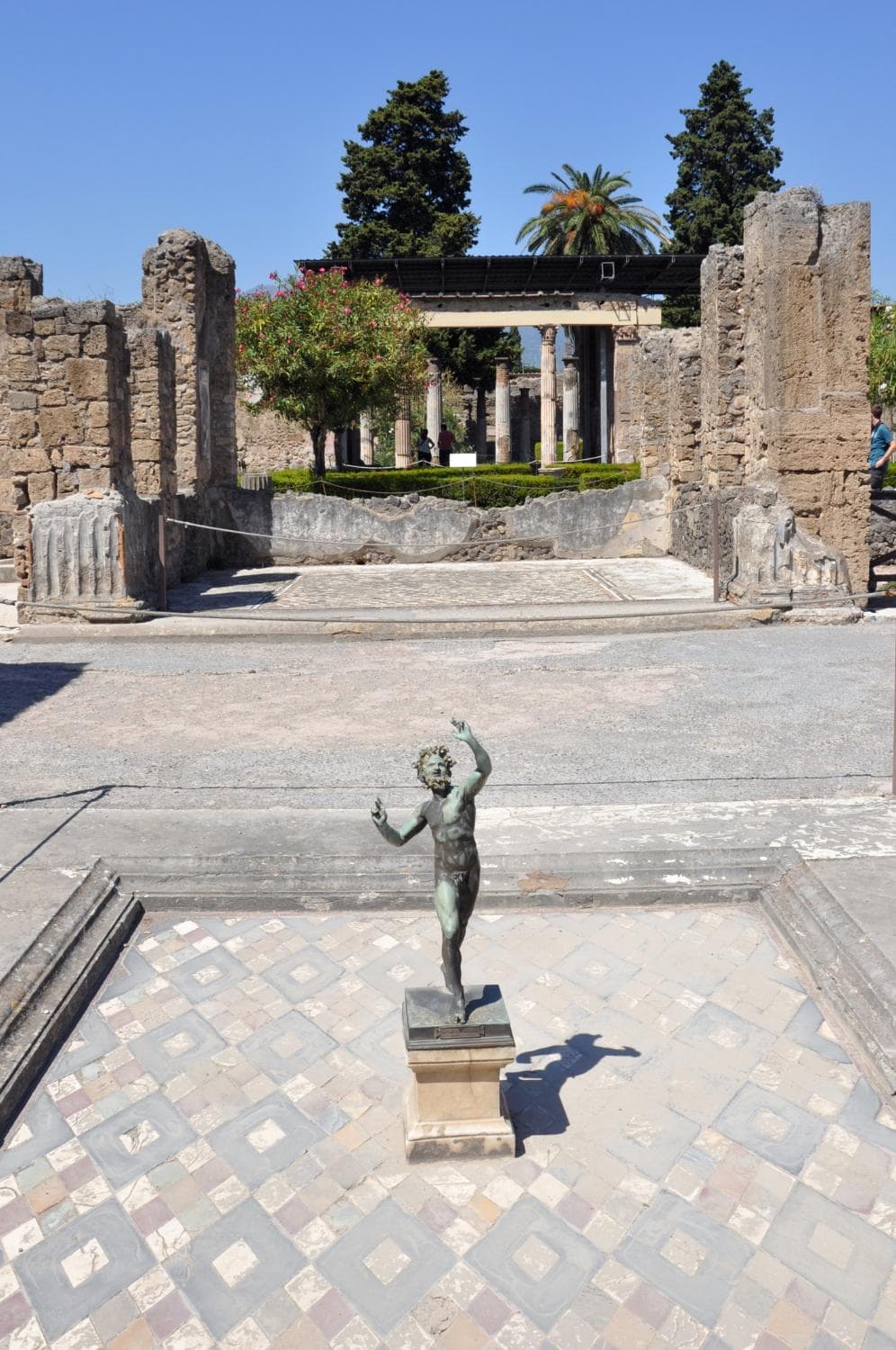 Фавн и его дом