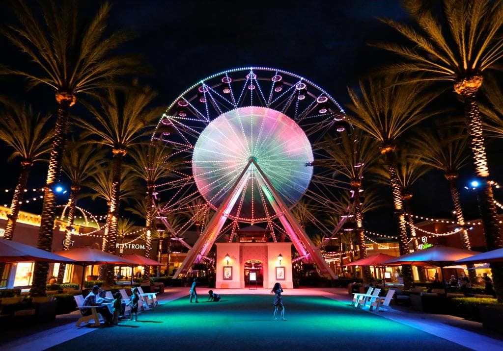 Giant Wheel at Irvine Spectrum Center