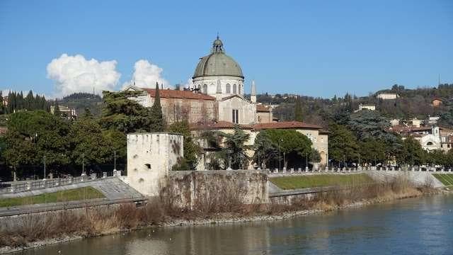 Belle sous tous les angles