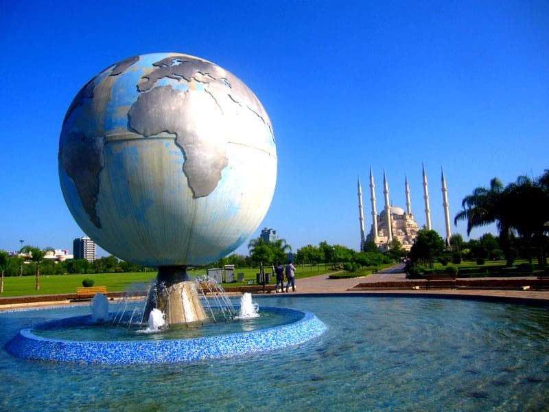 Adana Merkez Parkında dünya