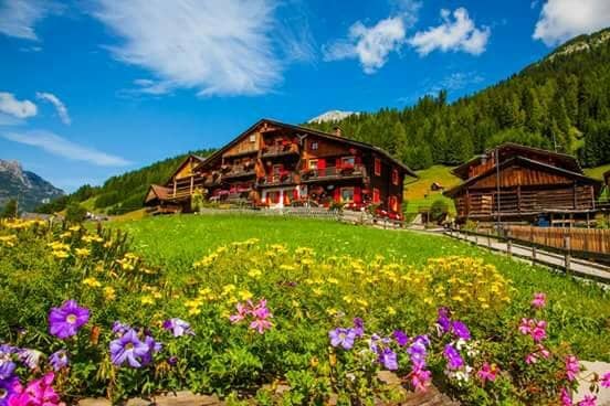Dolomite and Carnic Alps Scenery