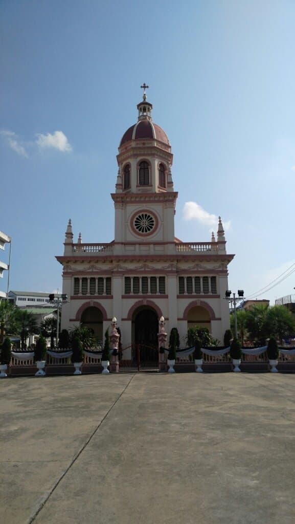 Santa Cruz church near the museum