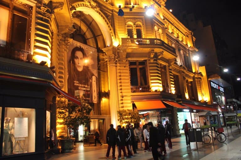 Uma das lojas da Calle Florida.