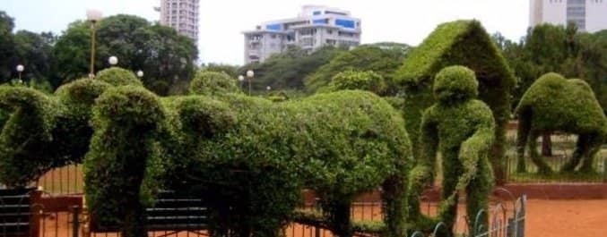 Queen's Necklace View