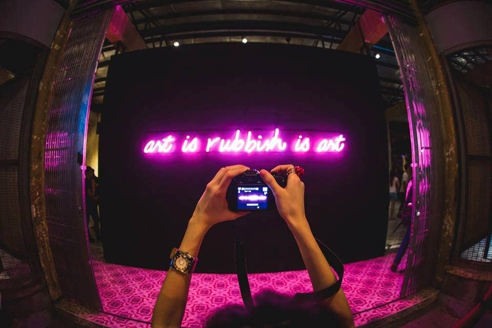 Live Music & Performances