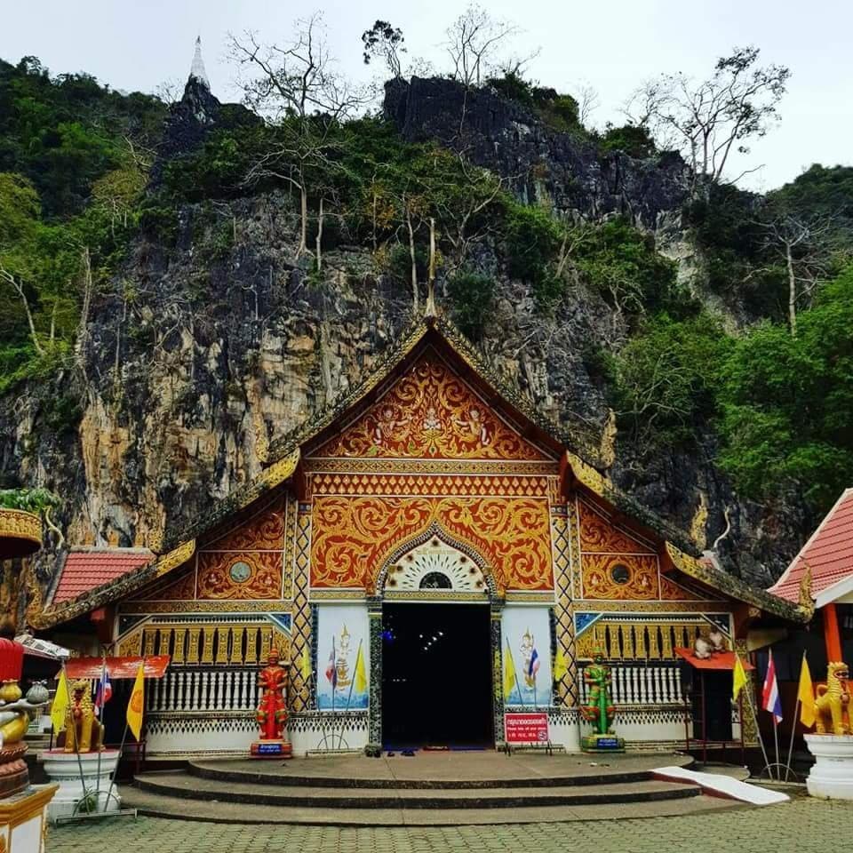 Wat Tham Phra Kok River Cave Temple