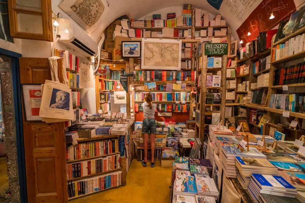 Relaxed Reading Nooks