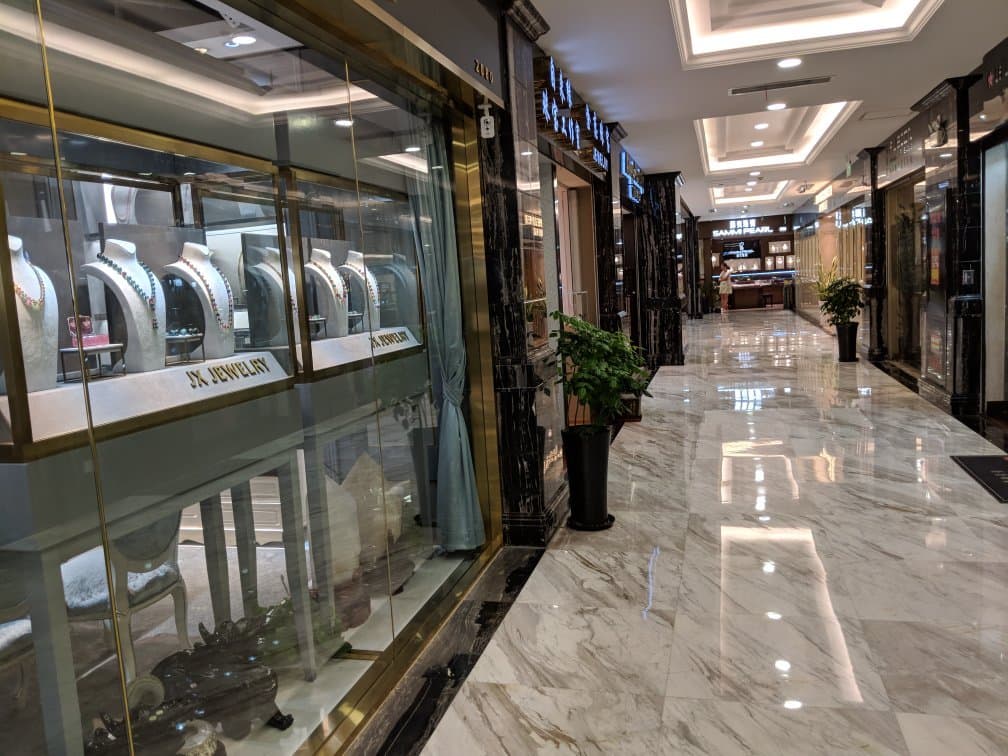 Hongqiao Pearl Market