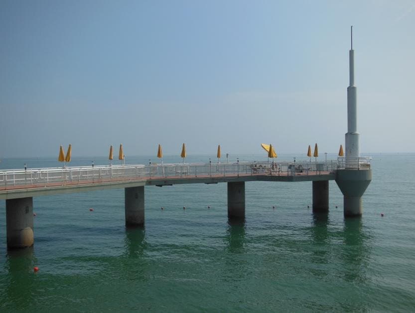 La parte della struttura più verso il mare aperto