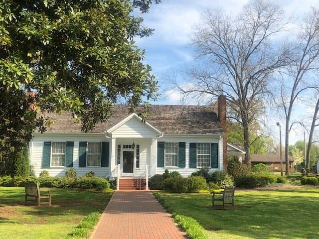 Ivy Green - Birthplace of Helen Keller