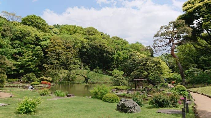 Central Pond and Stroll Paths