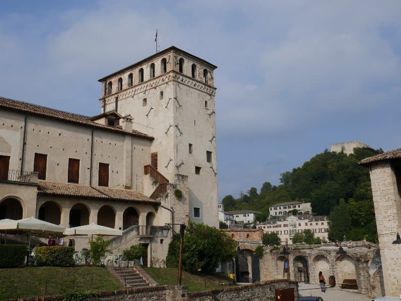 Castello della Regina Cornaro Teatro Duse