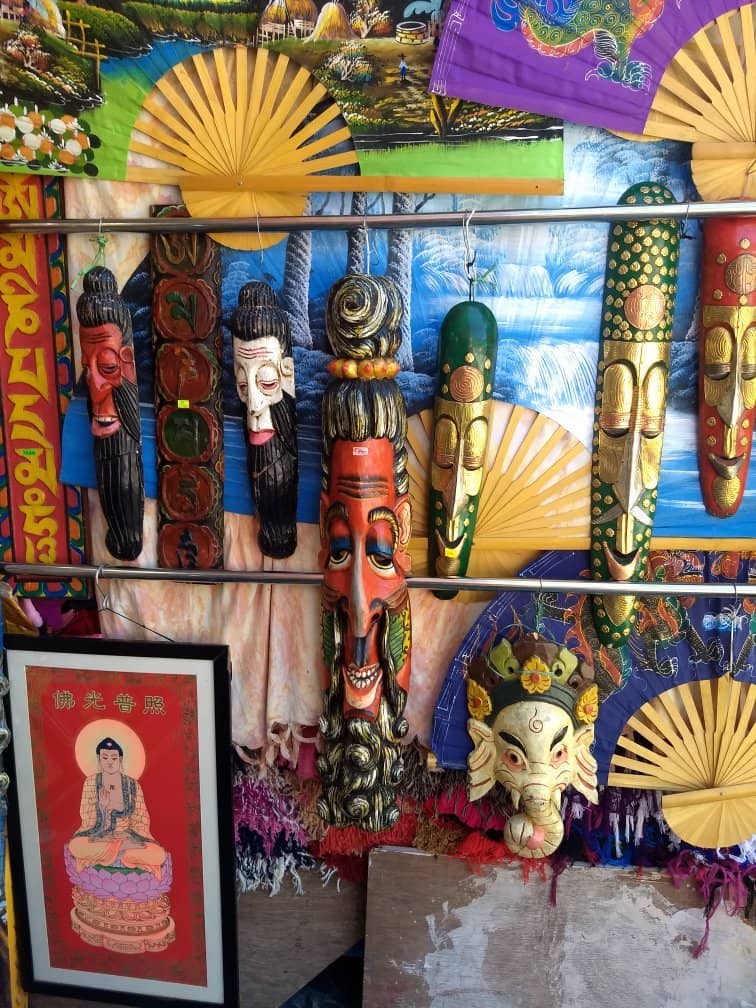 Local Handicrafts & Gifts