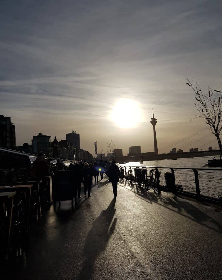 Karlstor's Triumphal Arch Design