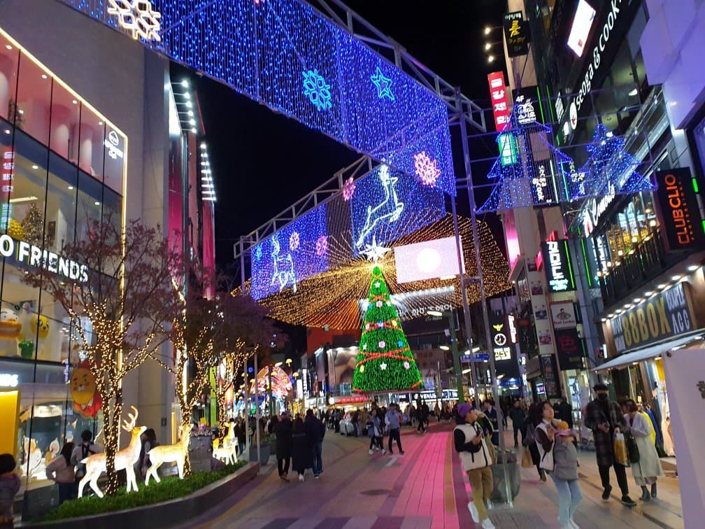 Every nice shopping street