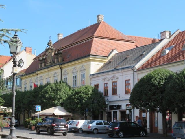 素敵な建物が並びます