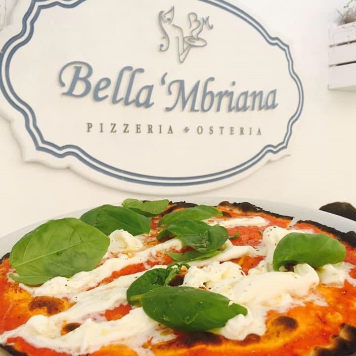 La nostra Pizza, storia di un impasto segreto custodito dalla famiglia Condemi. Venite a trovarci, sarà un'esperienza unica.