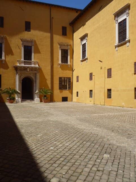 Piazza del Popolo Fountain