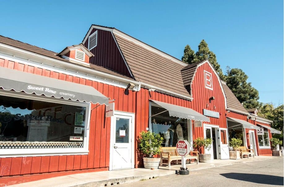 Brentwood Country Mart