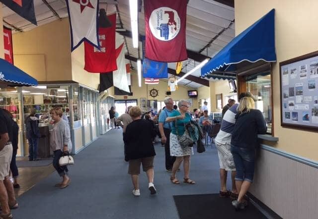 Live Commentary & History