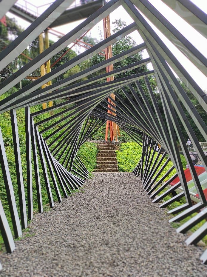 Punclut Ciumbuleuit Ridge