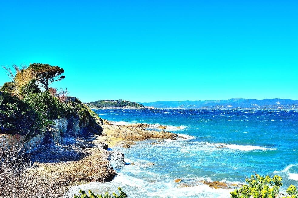 Coastal Path Sentier du Littoral