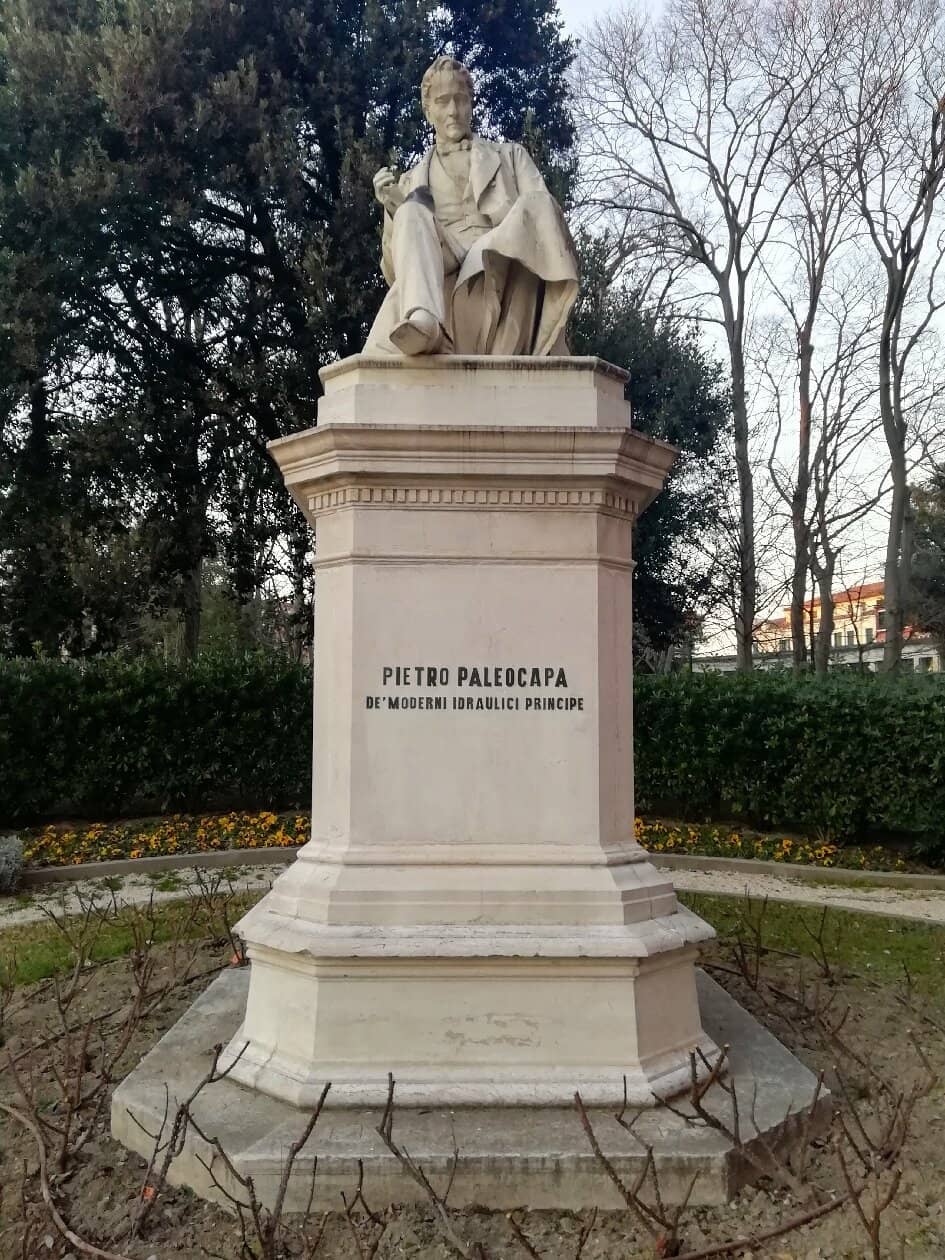 Viale Ceccarini Connection