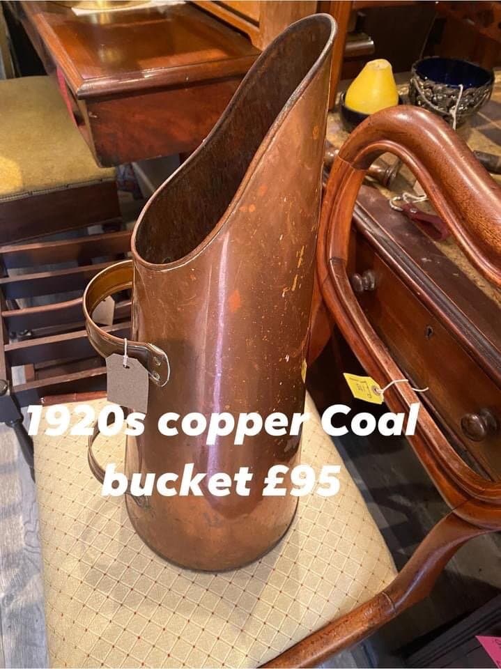 Lee, Chinnick, White cottage Church Street, Stow on the Wold cheltenham Gl541bb Antique shop, Collectibles, bric-a-brac, bric-a-brac pictures and mirrors silver lights, retro, retro vintage furniture, garden, ornaments, garden, furniture, garden furniture