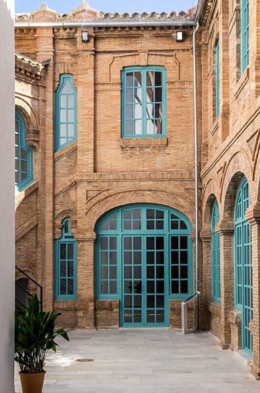 Restos de la escuela que hubo en los baños del Naranjo