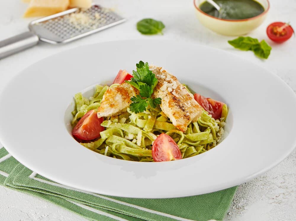 CHICKEN AND PESTO TAGLIATELLE