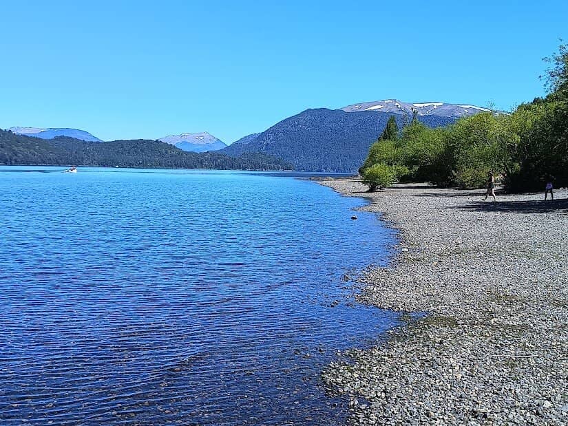 Tranquil Lakeside Experience