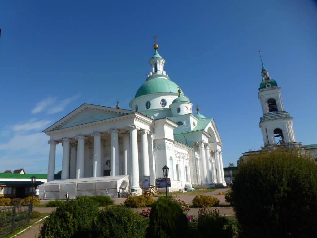 Колокольня Спасо-Яковлевского монастыря (разные ракурсы)