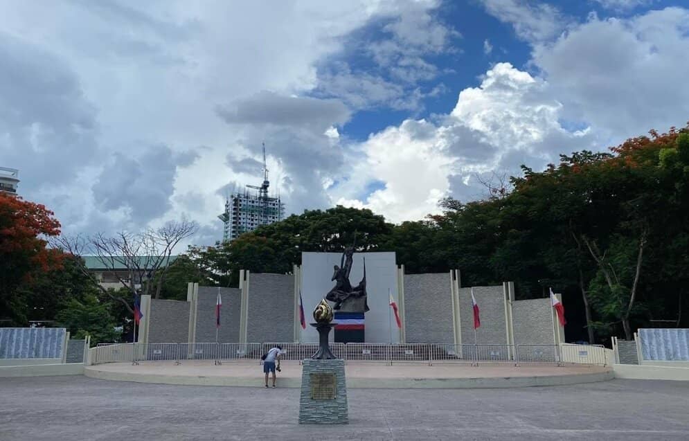 Pinaglabanan Memorial Shrine Monument