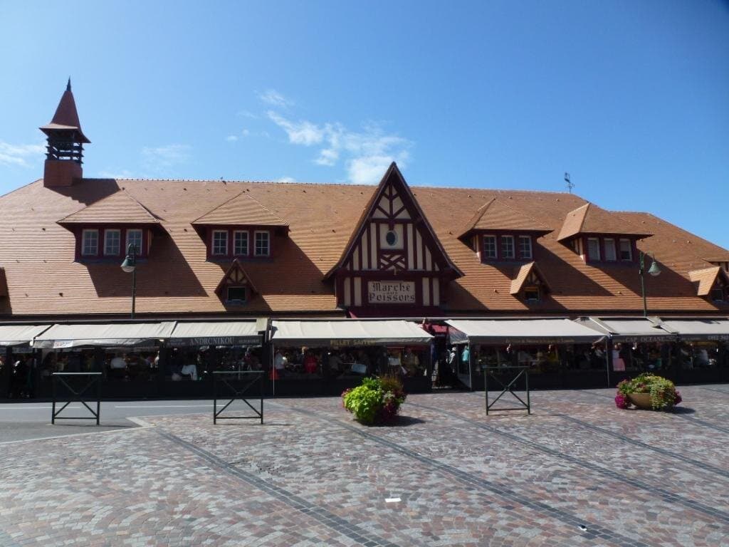 Marche de Trouville-sur-Mer (разные ракурсы)