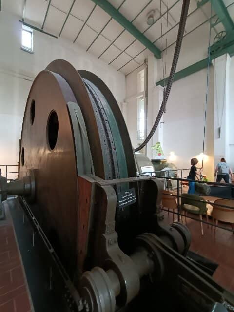 Interactive Physics Experiments