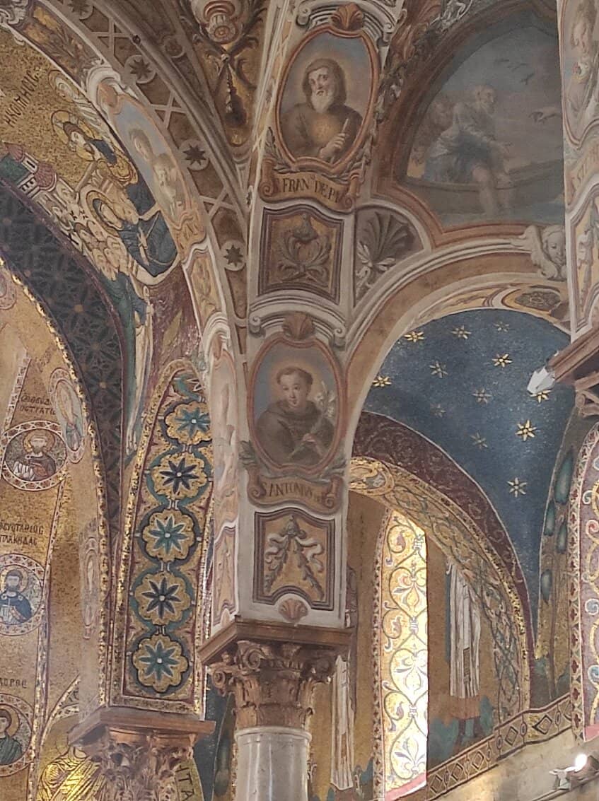 Piazza Bellini Setting